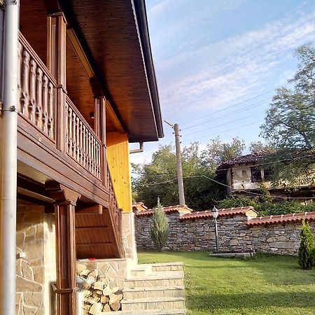 Sinabovite Houses Hotel Badevtsi Eksteriør billede
