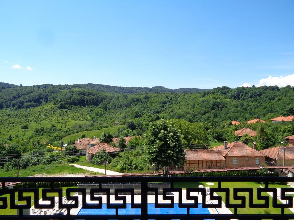 Sinabovite Houses Hotel Badevtsi Eksteriør billede