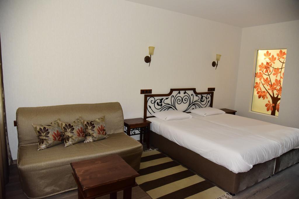 Sinabovite Houses Hotel Badevtsi Eksteriør billede