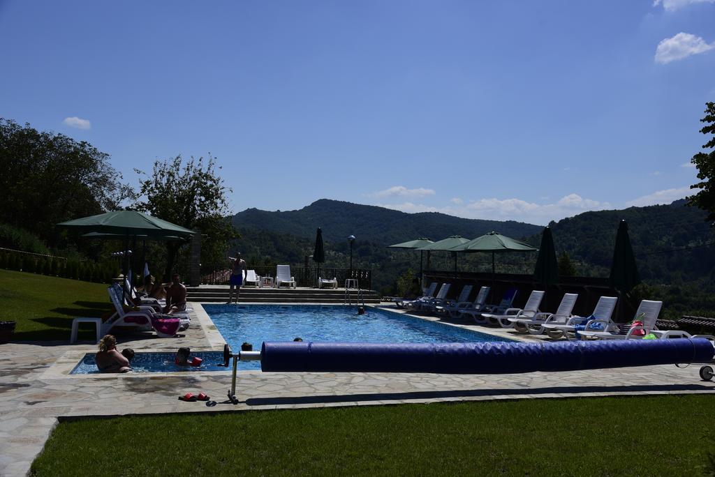 Sinabovite Houses Hotel Badevtsi Eksteriør billede
