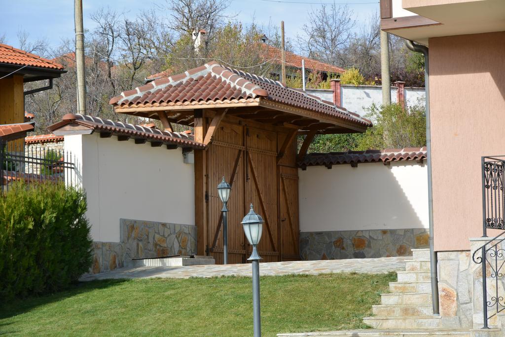 Sinabovite Houses Hotel Badevtsi Eksteriør billede