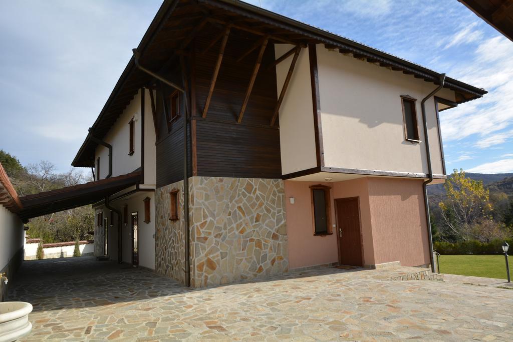 Sinabovite Houses Hotel Badevtsi Eksteriør billede