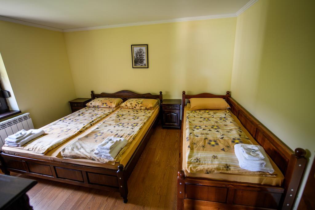 Sinabovite Houses Hotel Badevtsi Eksteriør billede