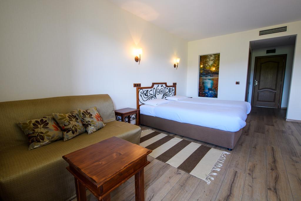 Sinabovite Houses Hotel Badevtsi Eksteriør billede